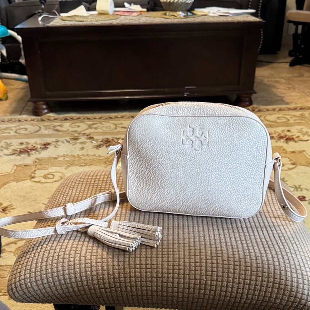 Elegant light pink Tory Burch Crossbody Bag